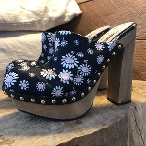 Miu Miu platform daisy